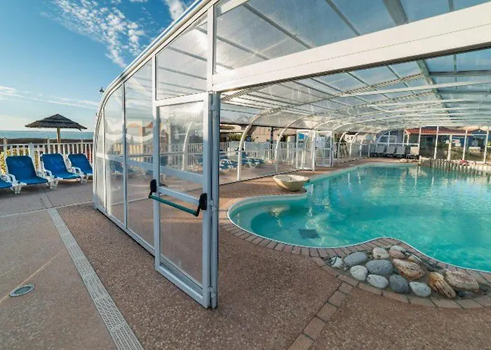 Mobil-Home Avec Terrasse A Saint-Michel-Chef-Chef - Api-1-52-377