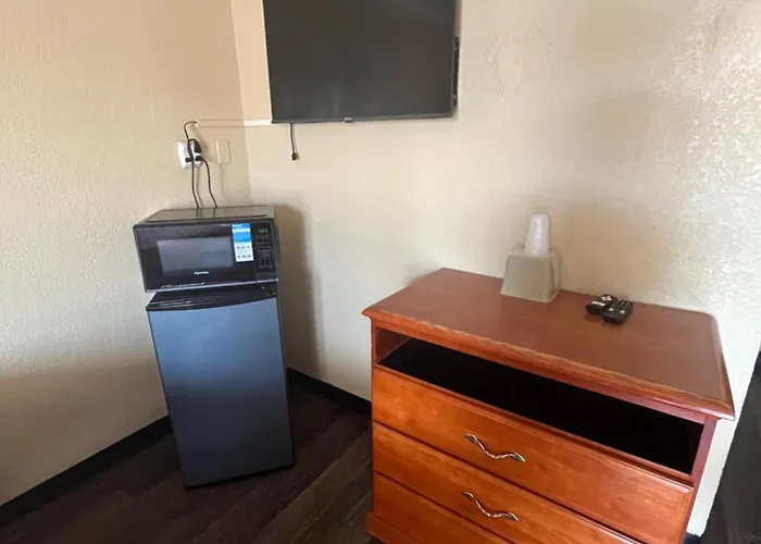 Economy Inn Express