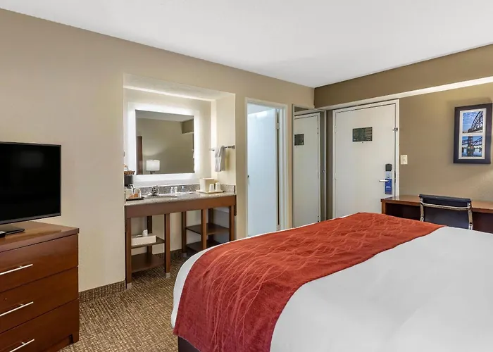 Comfort Inn & Suites Little Rock Airport
