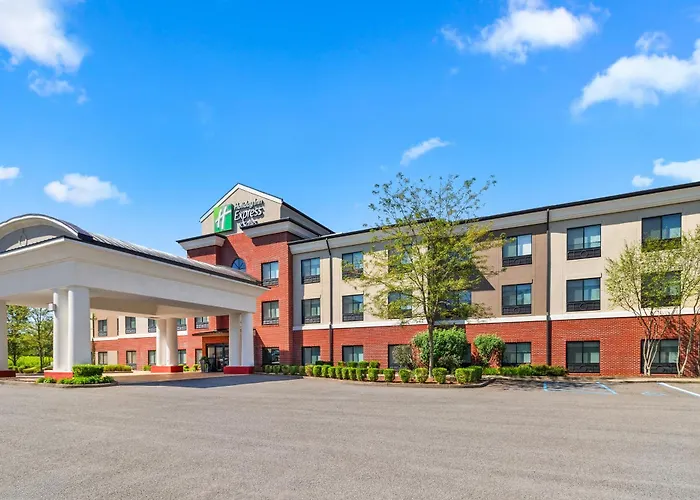 Holiday Inn Express & Suites Fairmont By Ihg