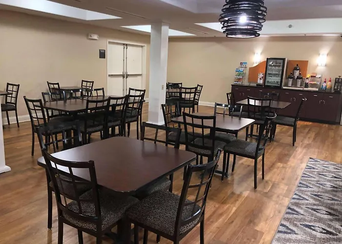 Country Inn & Suites Etown