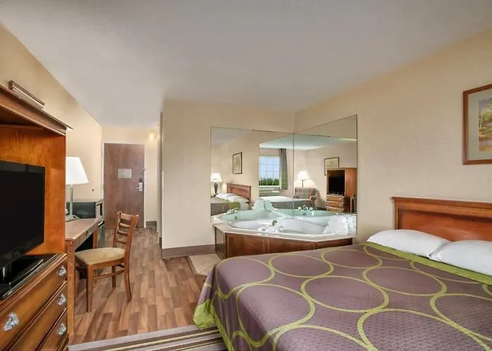 Super 8 By Wyndham Grayville