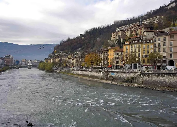 Hotelf1 Grenoble Universite