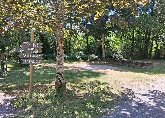 Camping De Collonges-La-Rouge