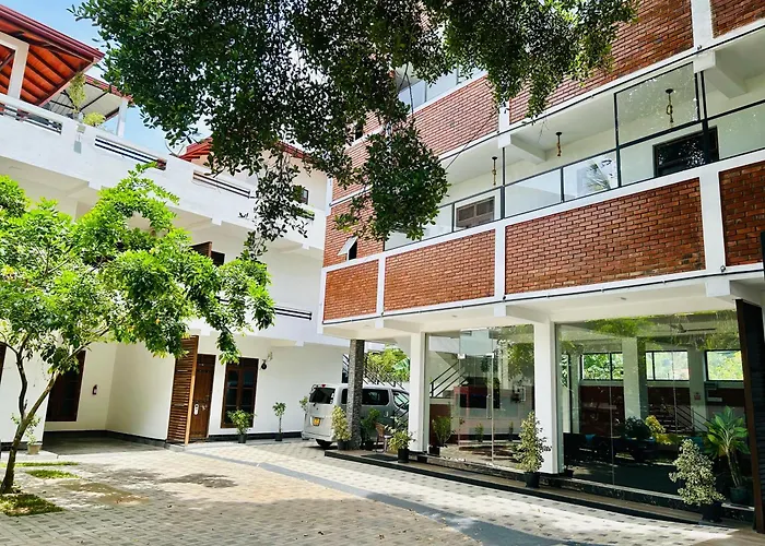 Unic Residence And Transit Hotel