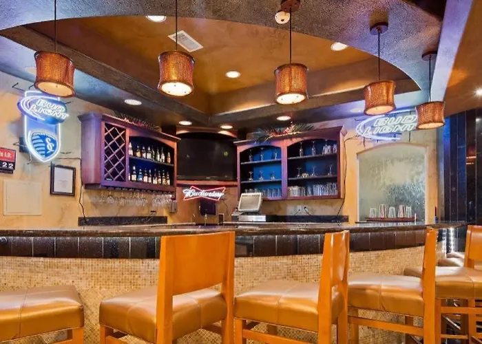 Best Western Plus KC Speedway Inn&Suites
