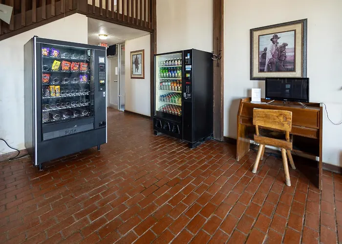 West Texas Inn & Suites With Kitchenette