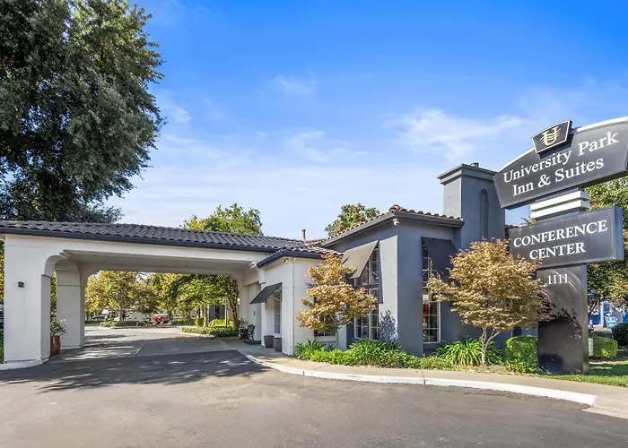 University Park Inn & Suites, An Ascend Collection Hotel