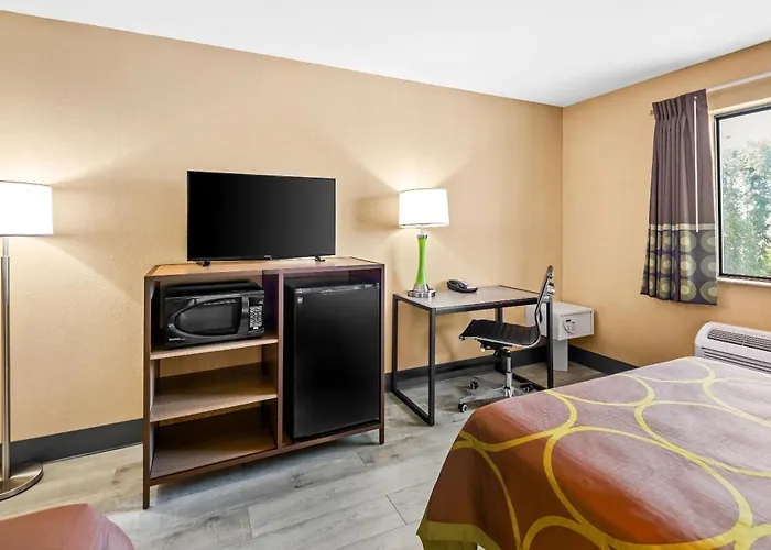Super 8 By Wyndham Terre Haute