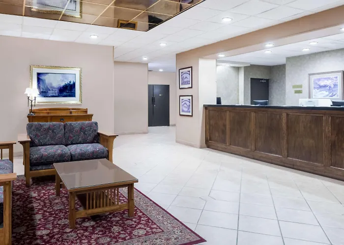 Ramada By Wyndham Watertown Thousand