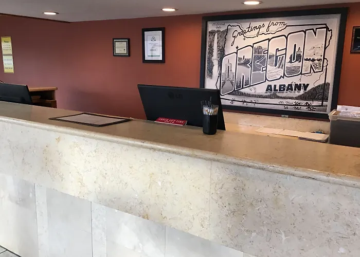 Super 8 By Wyndham Albany Corvallis
