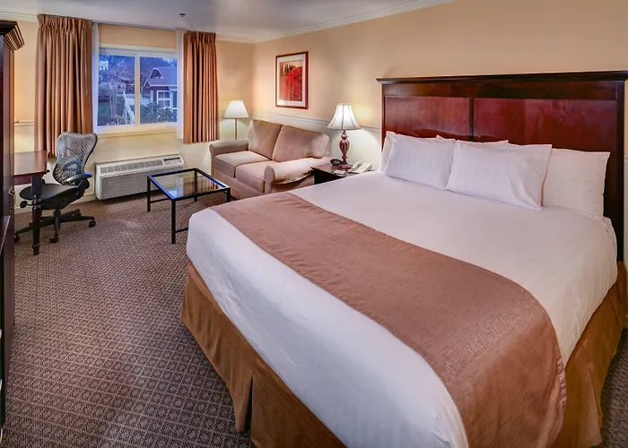 Lake Natoma Inn