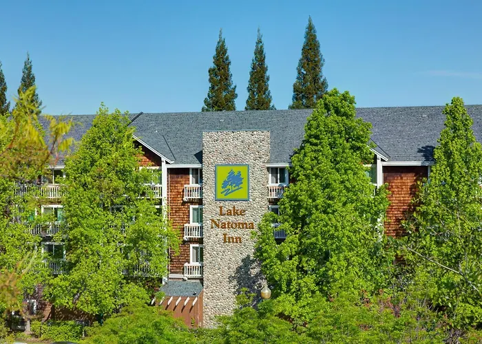 Lake Natoma Inn