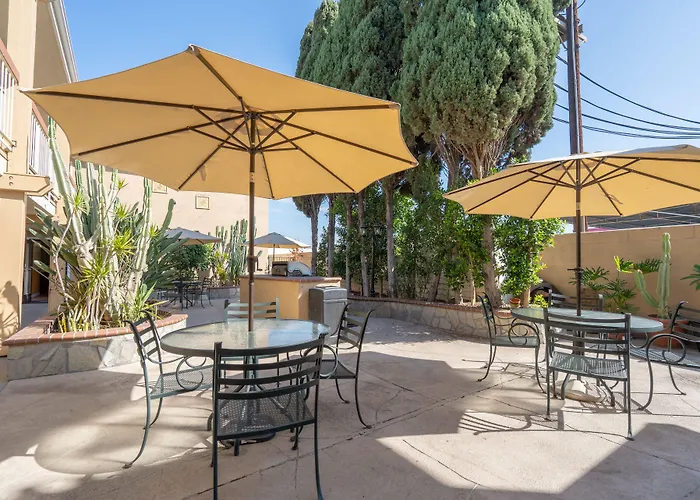 Howard Johnson By Wyndham Buena Park