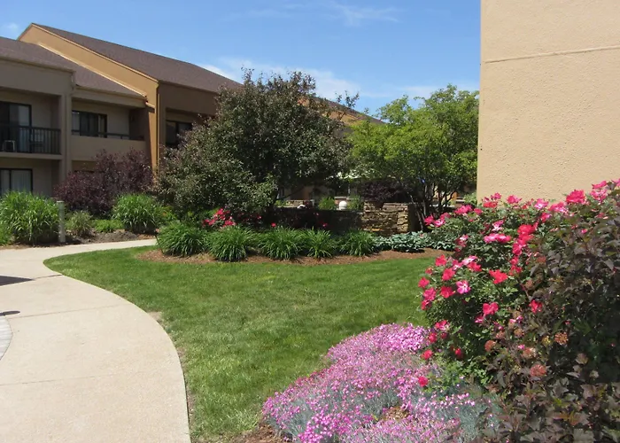 Courtyard By Marriott Rockford