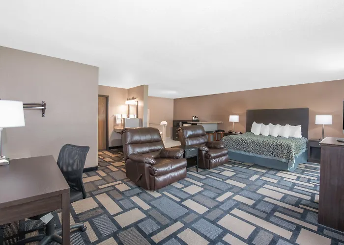 Days Inn By Wyndham Watertown