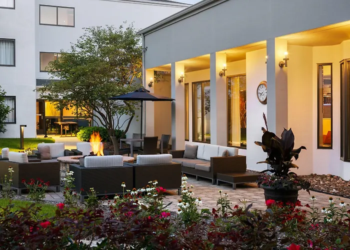Courtyard By Marriott Chicago Waukegan / Gurnee