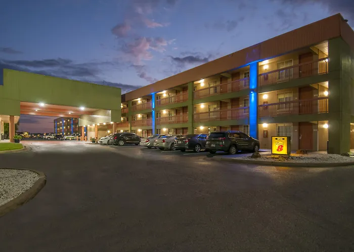 Super 8 By Wyndham Little Rock/Otter Creek