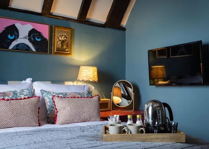 The White Hart - A Heartwood Inn