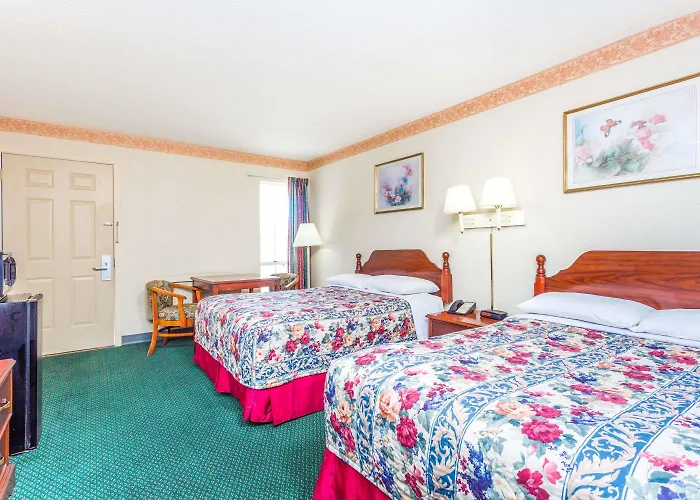 Days Inn By Wyndham Cornelia