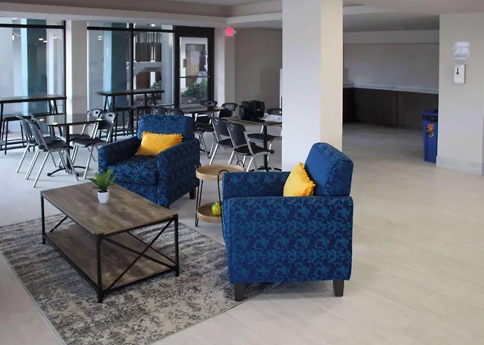 Clarion Pointe Statesville