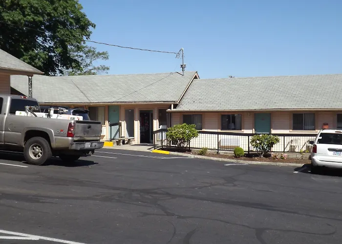 Howard Johnson By Wyndham Roseburg