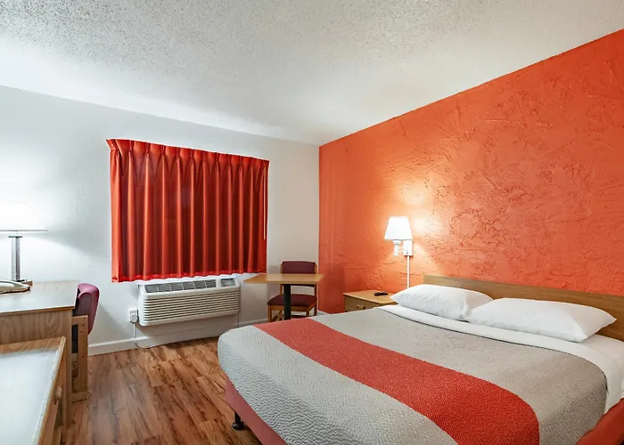 Motel 6-Naperville, Il