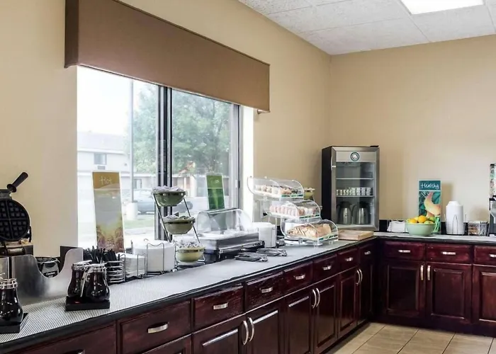 Quality Suites Near West Acres