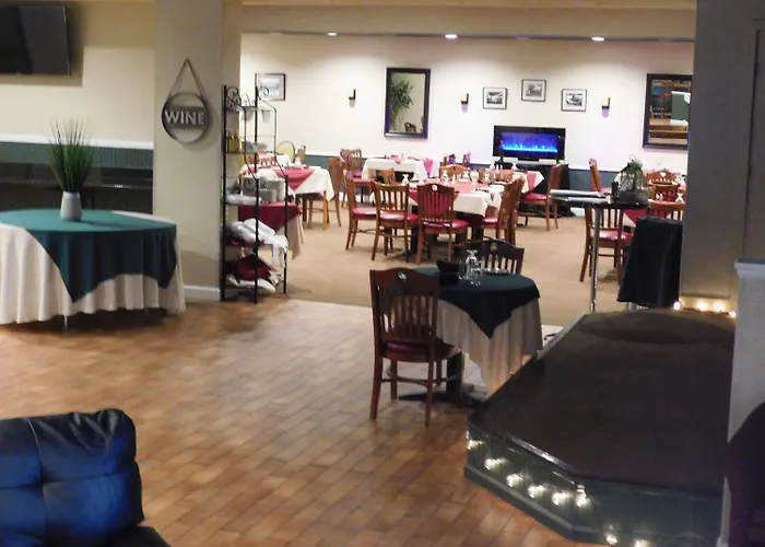 The Lux Hotel & Conference Center, An Ascend Collection Hotel