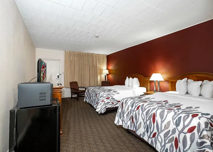 Red Roof Inn & Suites Hazleton