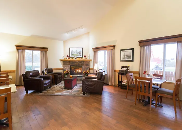 Country Inn Two Harbors