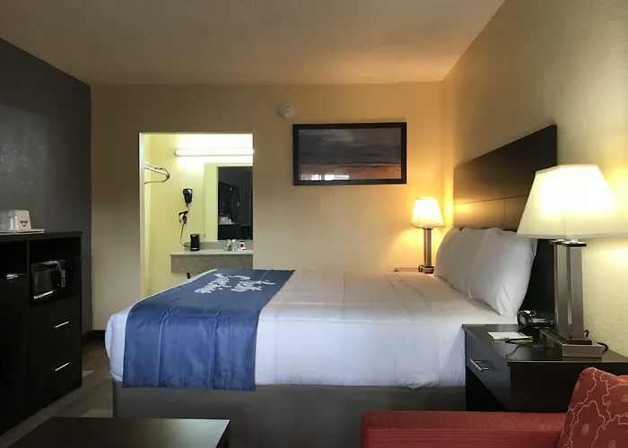 Days Inn By Wyndham Greensboro Airport