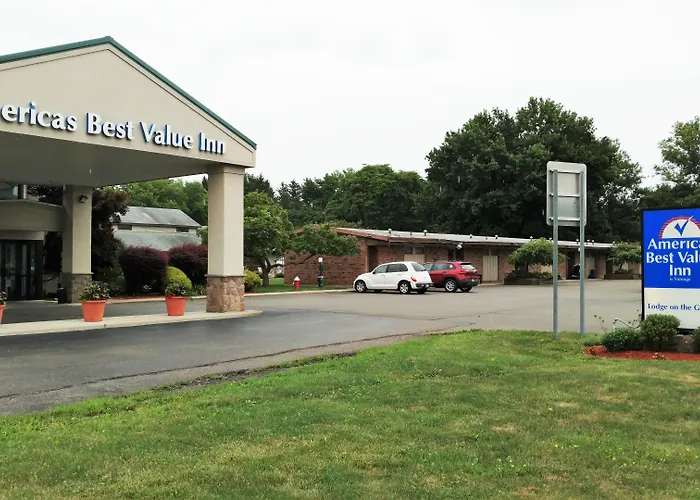 Americas Best Value Inn-Painted Post
