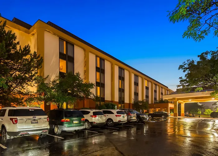 Surestay Plus Hotel By Best Western Chicago Lombard