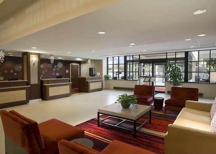 Embassy Suites Cleveland - Beachwood