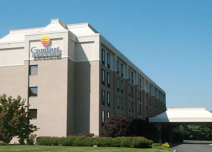 Comfort Inn&Suites Somerset - New Brunswick