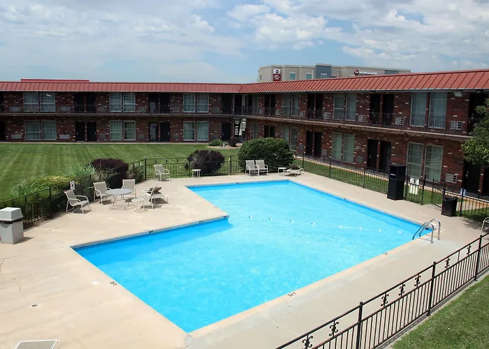 Surestay Hotel By Best Western Mcpherson