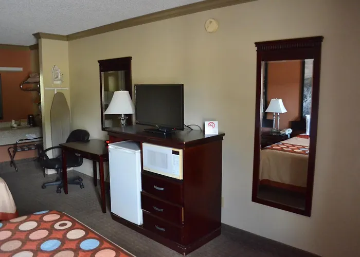 Hill Country Inn And Suite