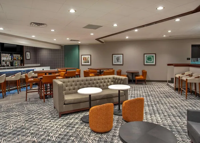Doubletree By Hilton Lansing