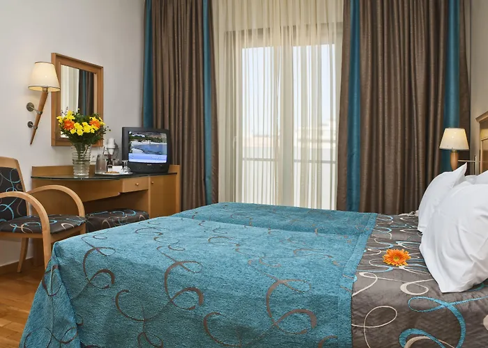 Plaka Hotel
