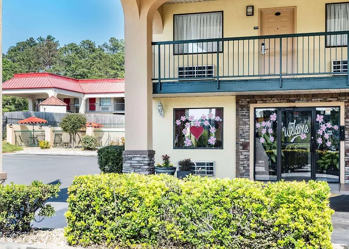 Days Inn By Wyndham Macon I-475