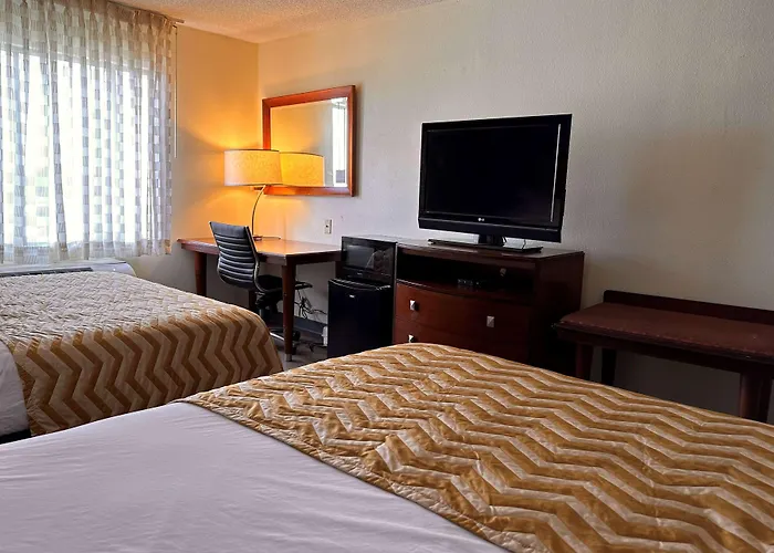 Travelodge By Wyndham Fort Wayne North