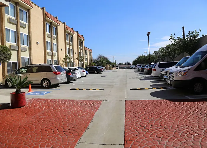 Best Western Plus South Bay Hotel