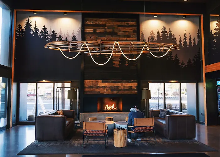 Waypoint Hotel