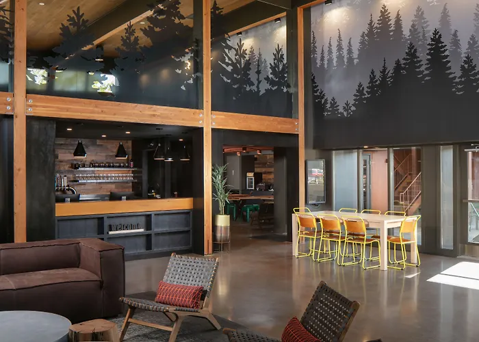 Waypoint Hotel