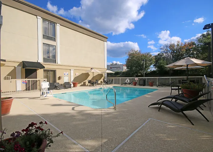 Wingate By Wyndham Greensboro-Coliseum