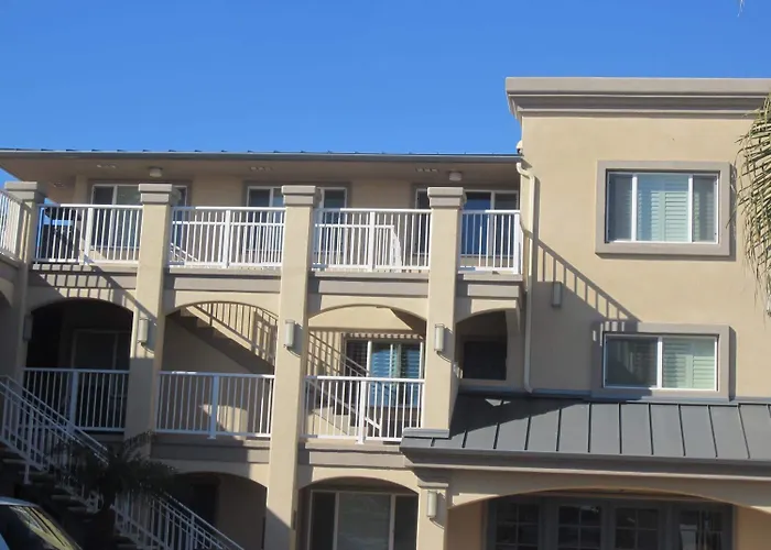 Pb Surf Beachside Inn