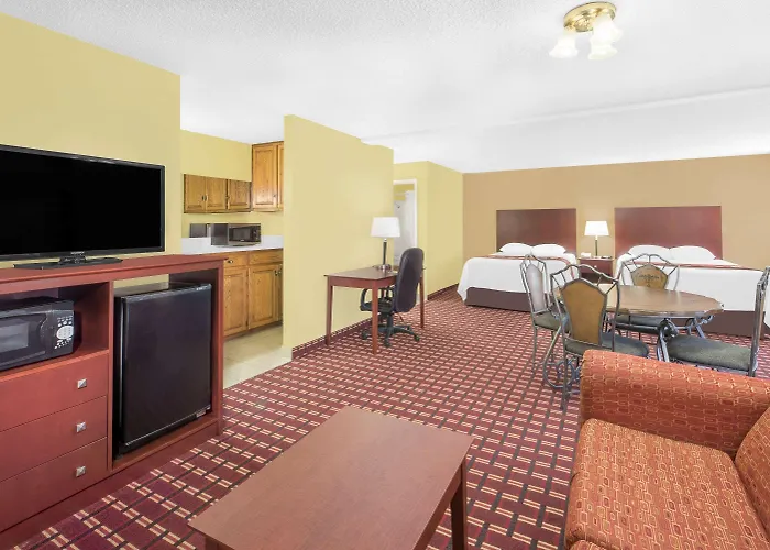 Super 8 By Wyndham Kerrville Tx