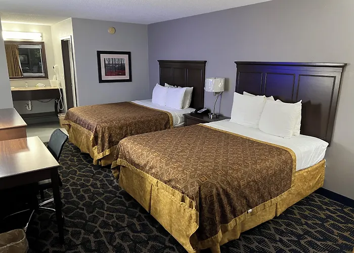Greenlight Inn & Suites St James