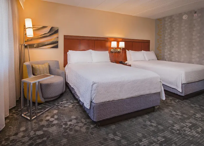 Courtyard By Marriott New Carrollton Landover